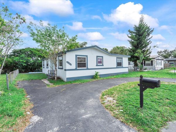 2300 NW 31st Avenue, Fort Lauderdale, FL 33311