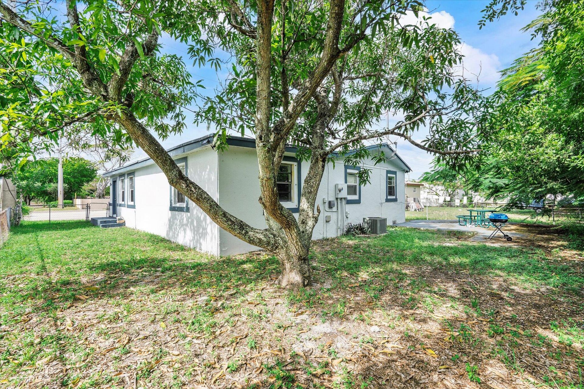 2300 NW 31st Avenue, Fort Lauderdale, FL 33311 Photo