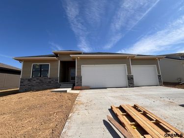 11705 S 119 Avenue, Papillion, NE 68046