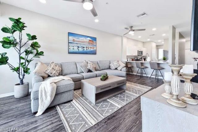 7935 Mahogany Run Ln, Unit 725, Naples, FL 34113 Photo