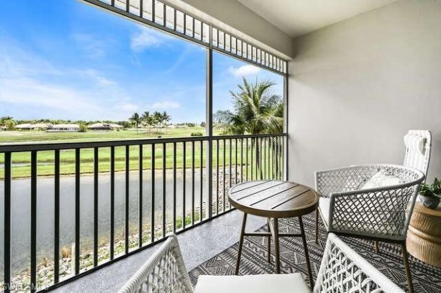7935 Mahogany Run Ln, Unit 725, Naples, FL 34113 Photo