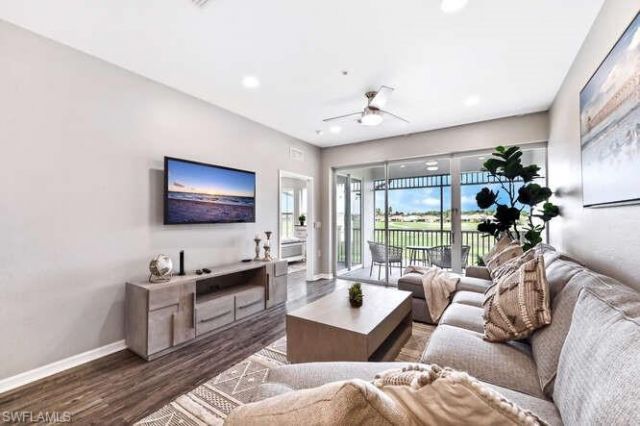 7935 Mahogany Run Ln, Unit 725, Naples, FL 34113 Photo