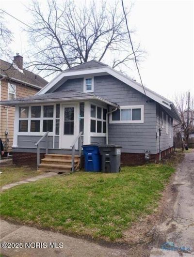 1725 Brussels Street, Toledo, OH 43613 Main Photo