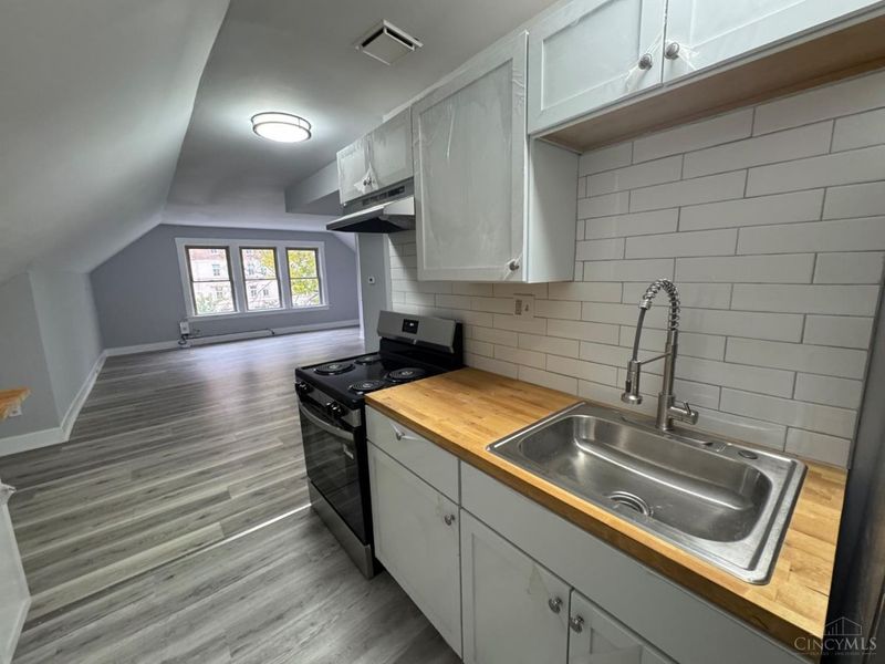 3846 Reading Road, Cincinnati, OH 45229 Photo 11