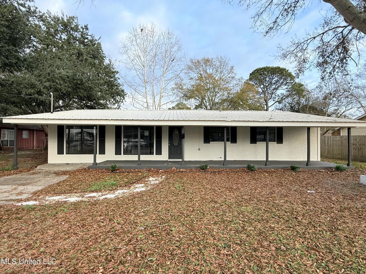 2714 Fernwood Street, Pascagoula, MS 39567 Main Photo