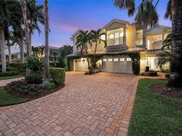 699 Fairway TER, NAPLES, FL 34103