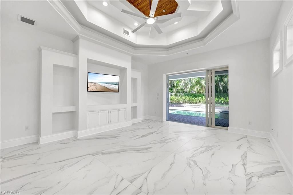 699 Fairway Ter, Naples, FL 34103 Photo