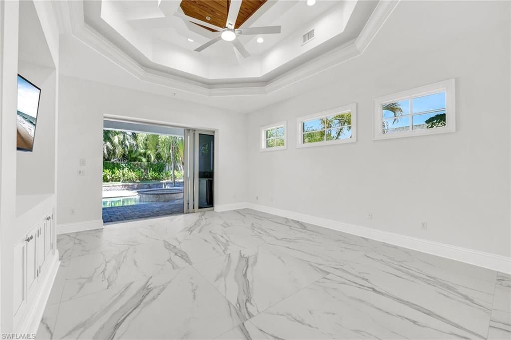 699 Fairway Ter, Naples, FL 34103 Photo