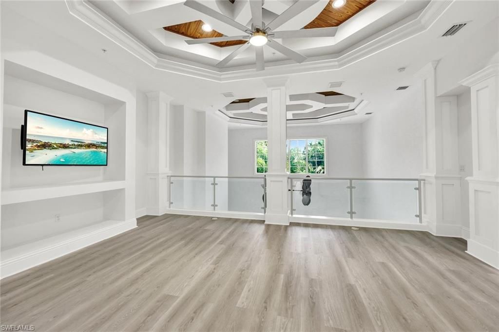699 Fairway Ter, Naples, FL 34103 Photo