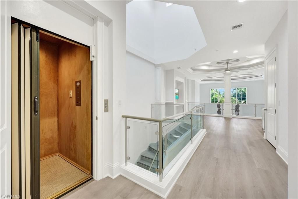 699 Fairway Ter, Naples, FL 34103 Photo