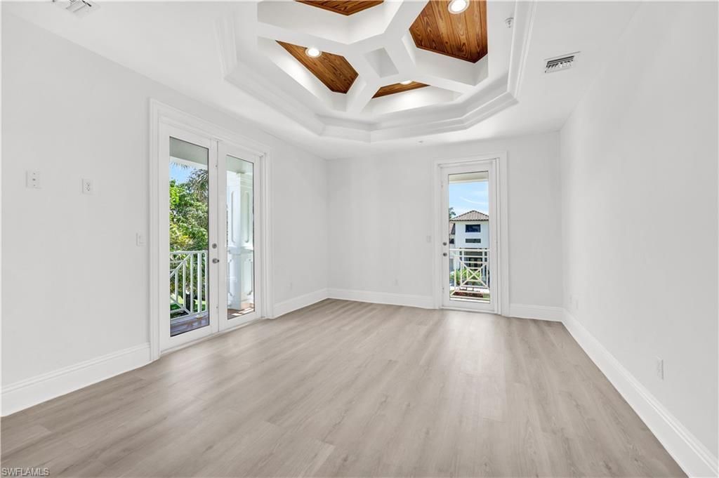699 Fairway Ter, Naples, FL 34103 Photo
