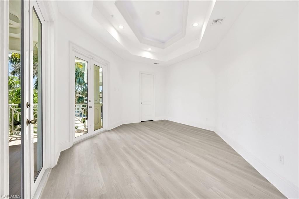 699 Fairway Ter, Naples, FL 34103 Photo