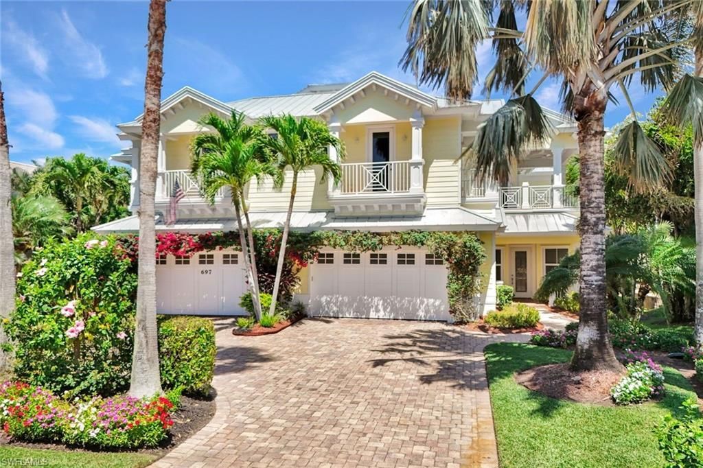 699 Fairway Ter, Naples, FL 34103 Photo