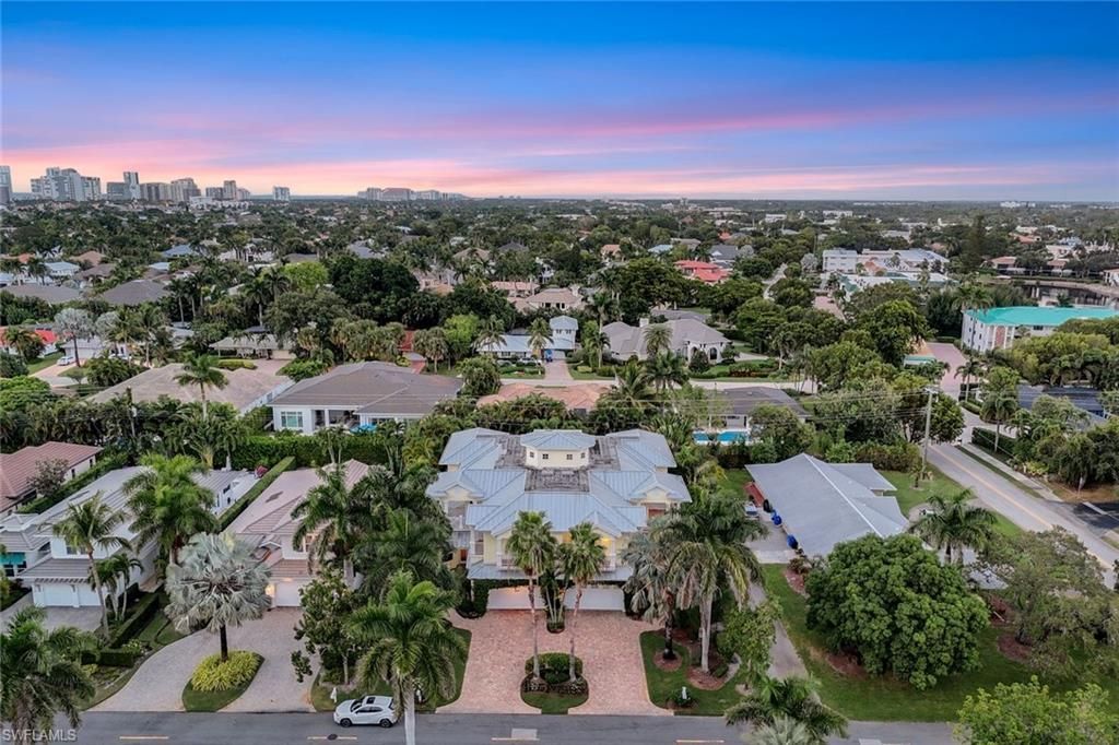 699 Fairway Ter, Naples, FL 34103 Photo