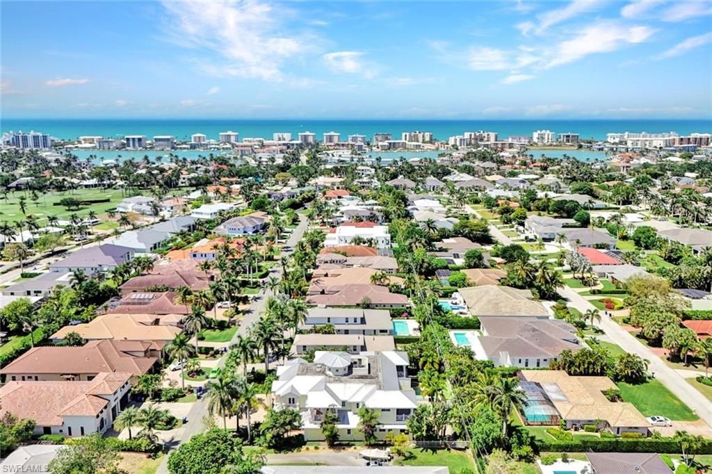 699 Fairway Ter, Naples, FL 34103 Photo