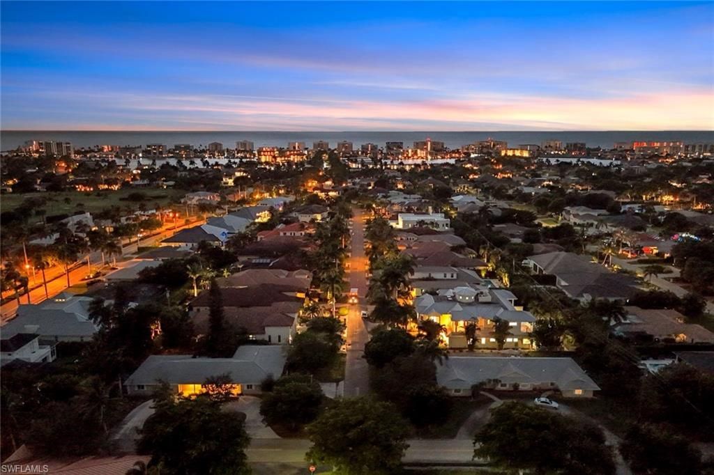 699 Fairway Ter, Naples, FL 34103 Photo
