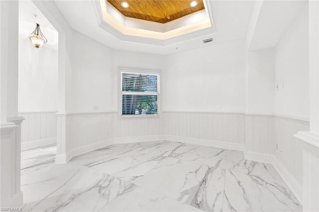 699 Fairway Ter, Naples, FL 34103 Photo