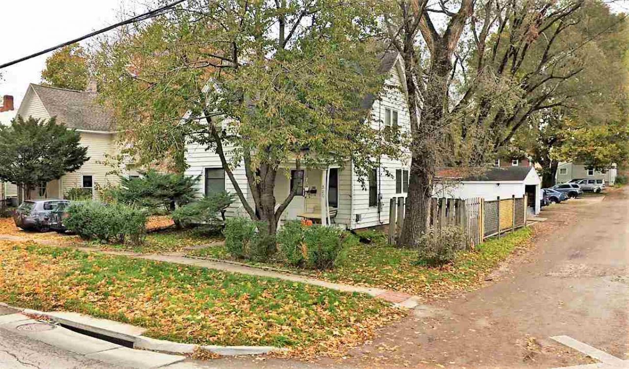 320 N Dodge St, Iowa City, IA 52240 Main Photo