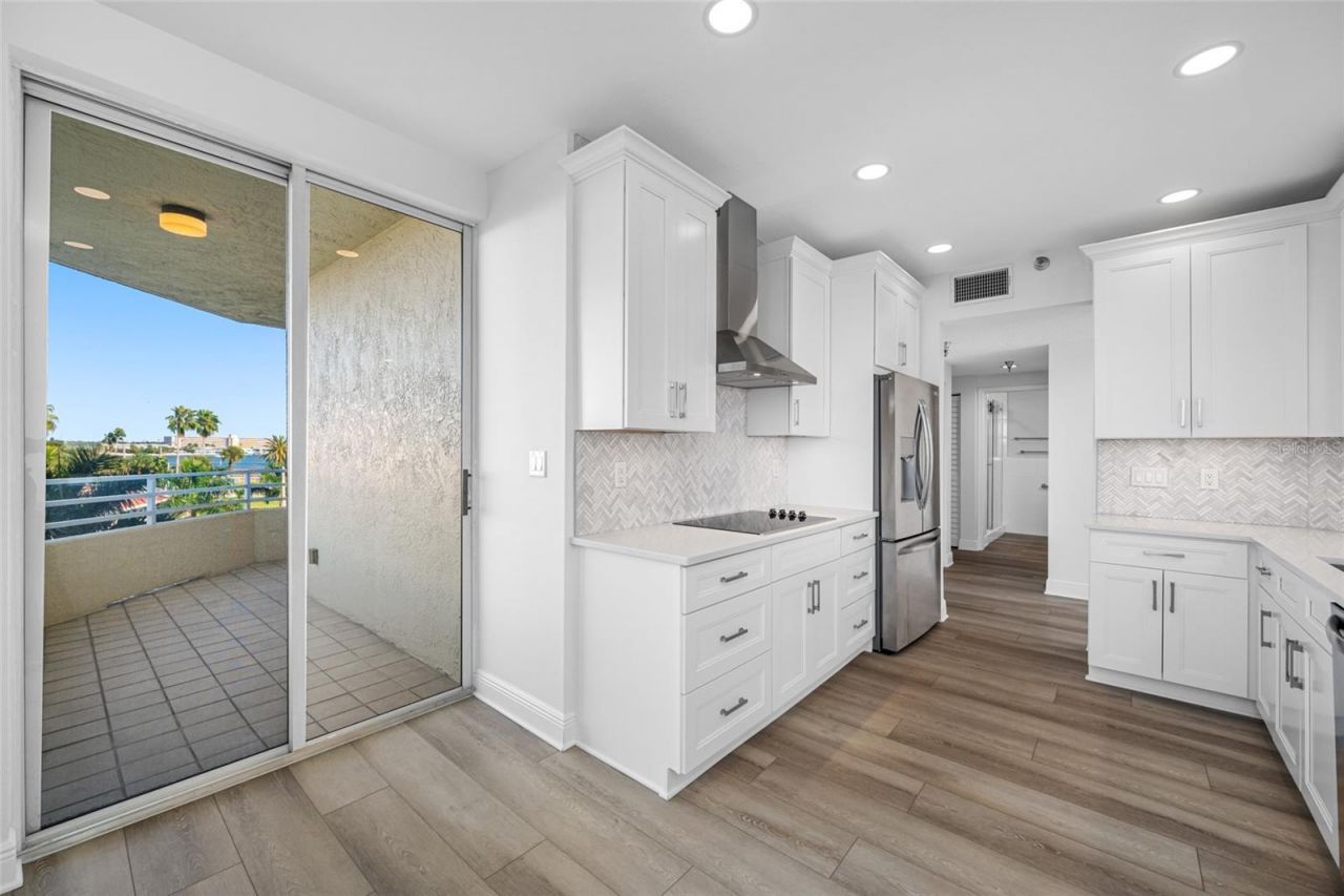 7872 Sailboat Key Boulevard S, Unit 306, South Pasadena, FL 33707 Photo