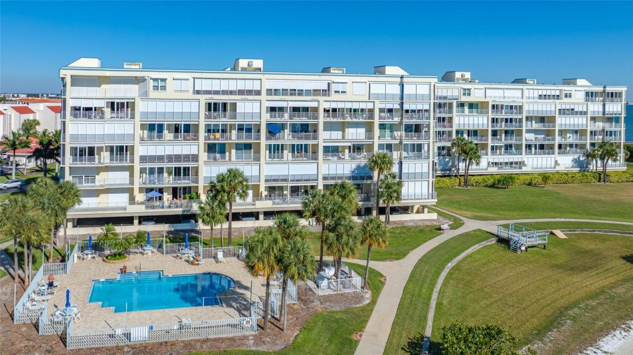 7872 Sailboat Key Boulevard S, Unit 306, South Pasadena, FL 33707 Photo