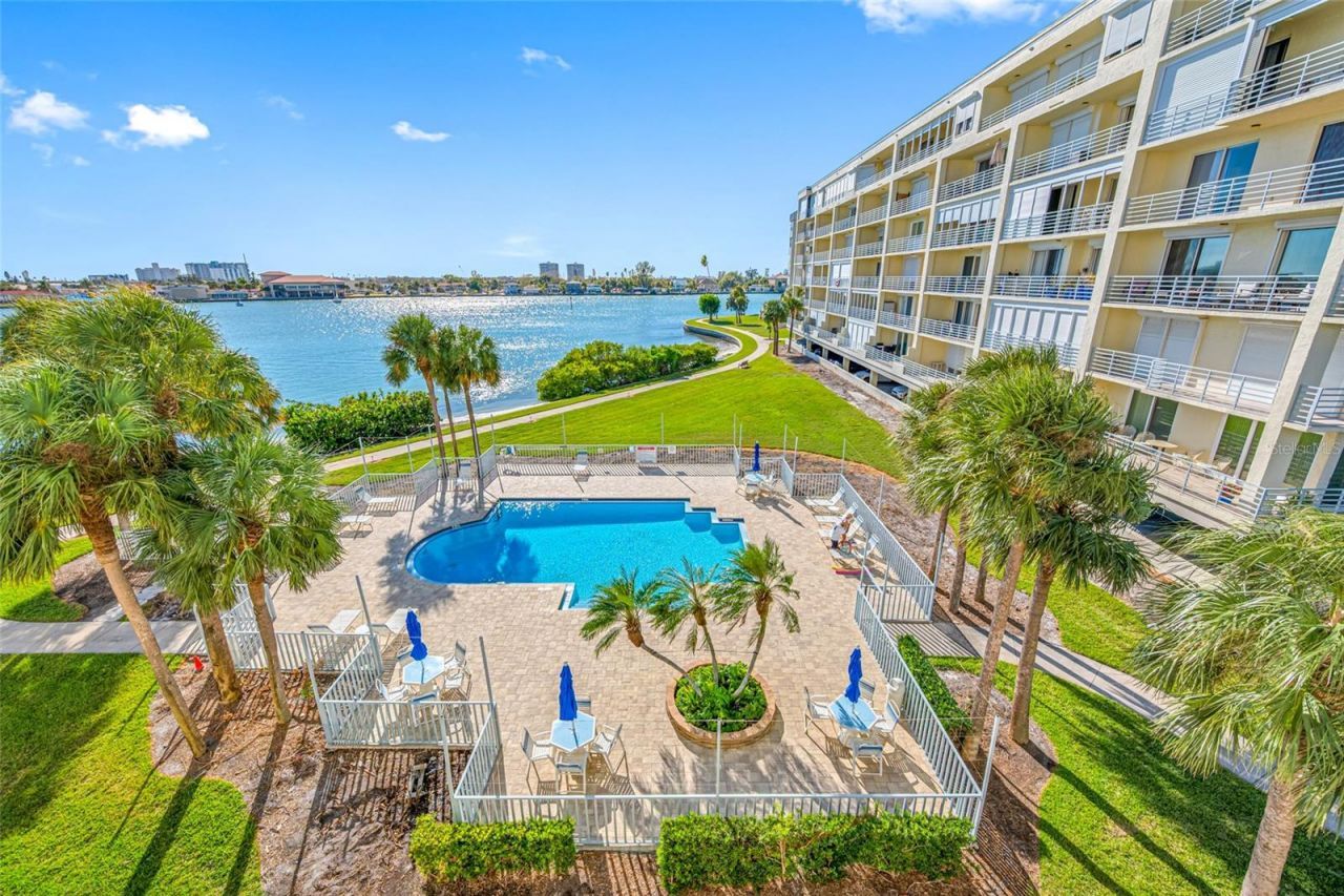 7872 Sailboat Key Boulevard S, Unit 306, South Pasadena, FL 33707 Photo