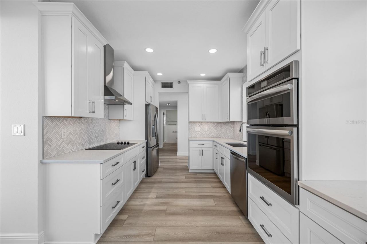 7872 Sailboat Key Boulevard S, Unit 306, South Pasadena, FL 33707 Photo