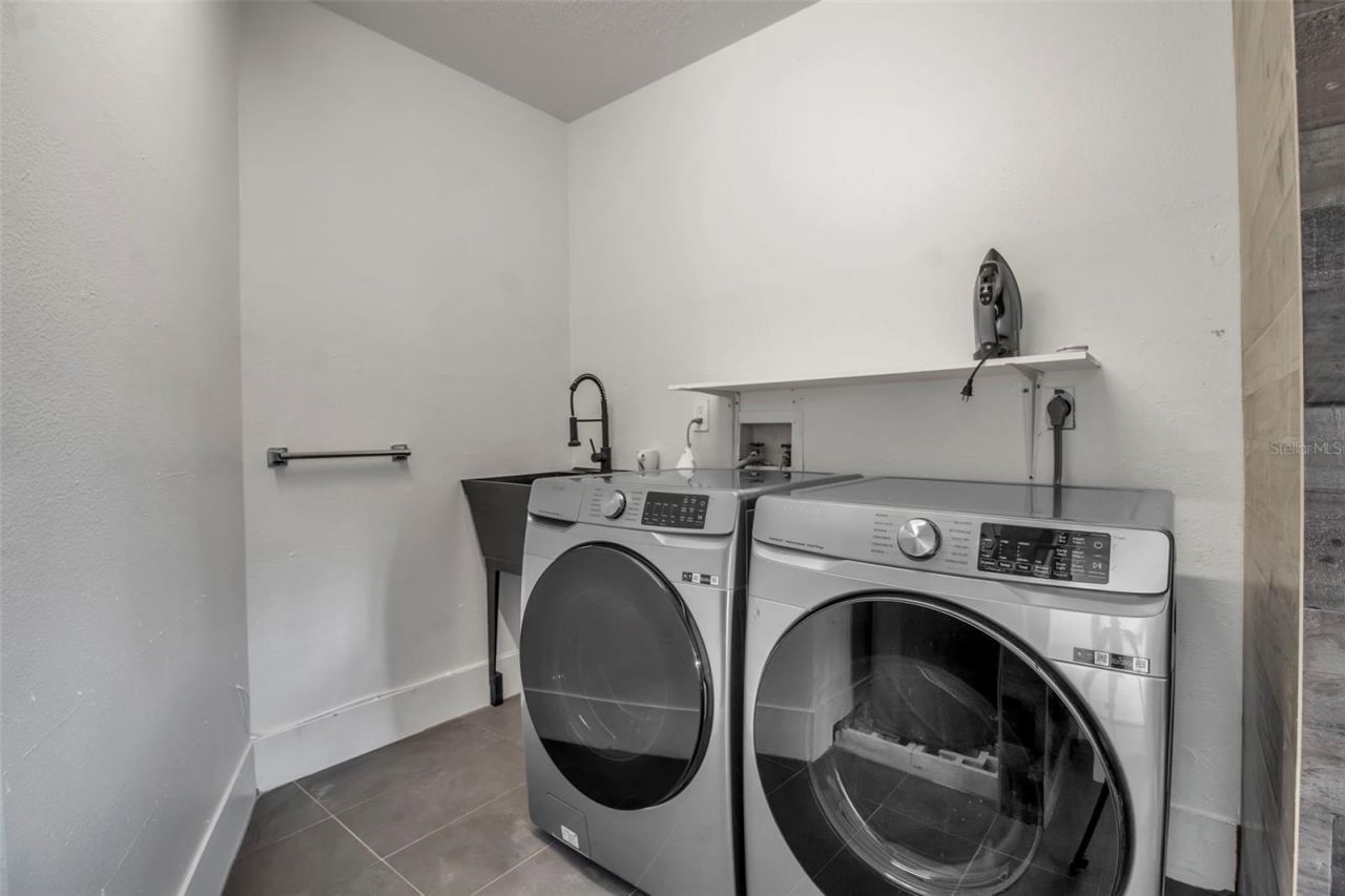 1649 Stanford Lane, Sarasota, FL 34231 Photo
