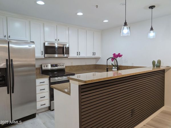 4704 E PARADISE VILLAGE Parkway, Unit 206, Phoenix, AZ 85032