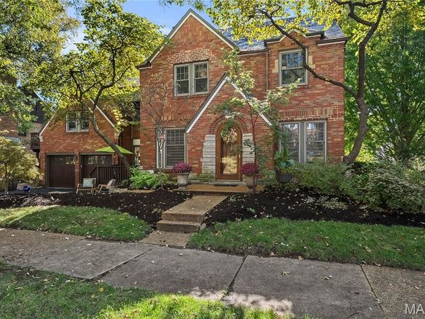 7484 Stratford Avenue, St Louis, MO 63130