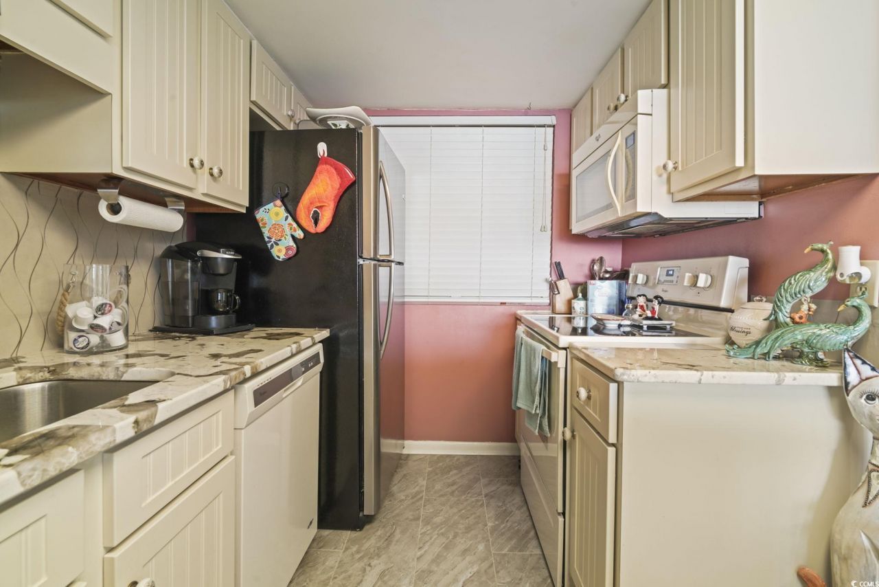 5523 N Ocean Blvd. Photo 8