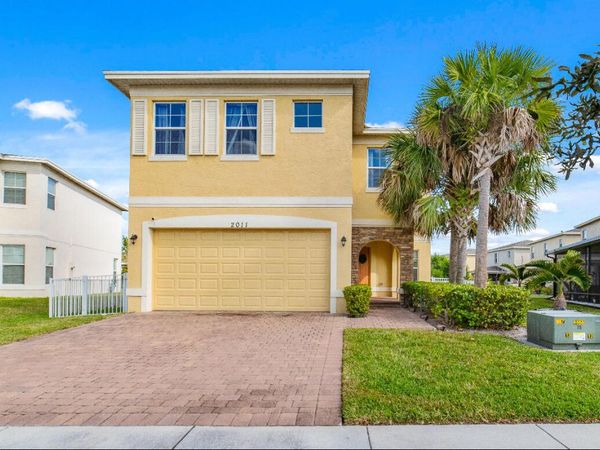 2011 NW Cataluna Circle, Port Saint Lucie, FL 34986