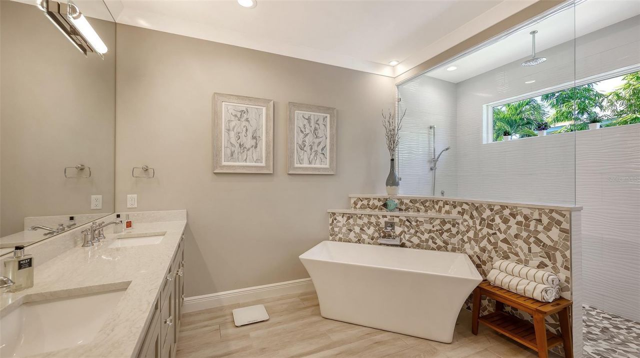 335 Bob White Way, Sarasota, FL 34236 Photo