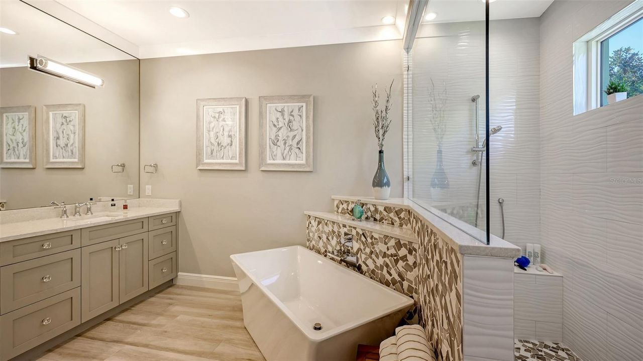 335 Bob White Way, Sarasota, FL 34236 Photo