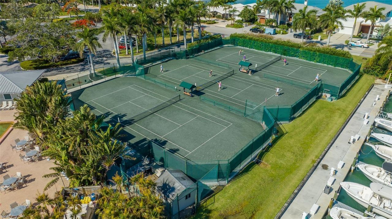 335 Bob White Way, Sarasota, FL 34236 Photo