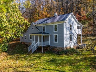 2728 E Branch Loop, Roseland, VA 22967