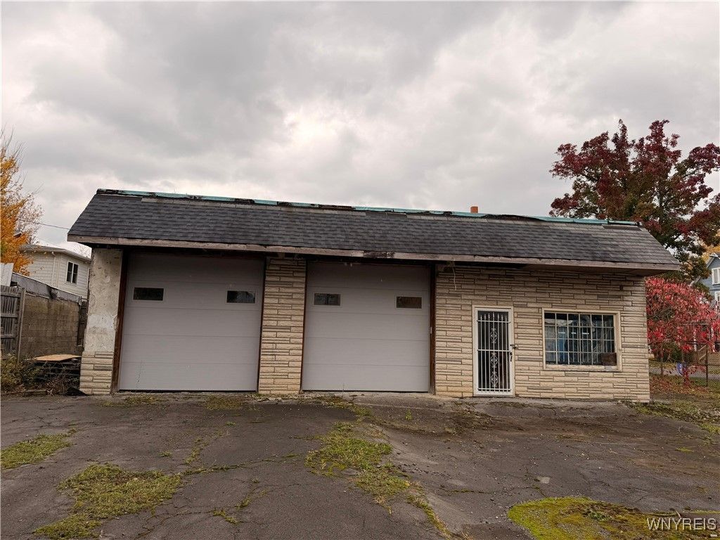 403 Vermont Street, Buffalo, NY 14213 Main Photo