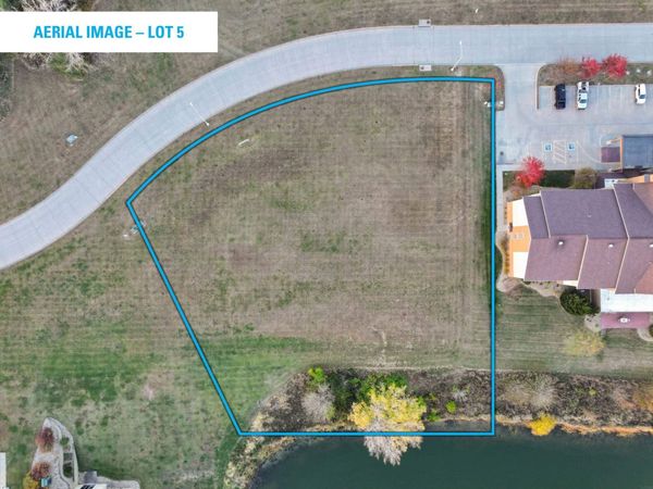 2200 Swan Lake Blvd. , Independence, IA 50644