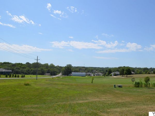8520 LAKE RIDGE Drive, Plattsmouth, NE 68048