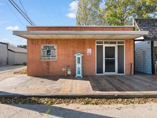 112 Barnard Street, Glen Rose, TX 76043