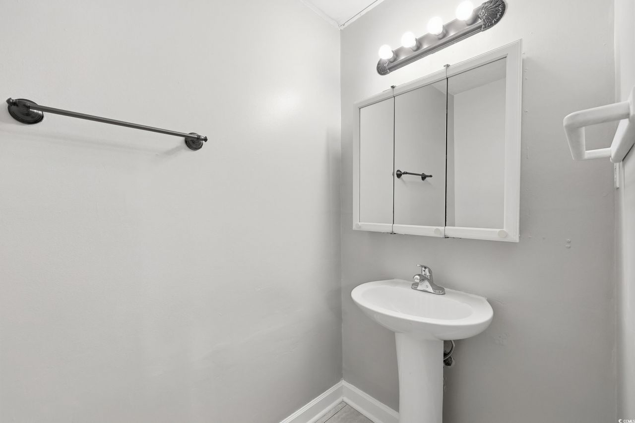 6215 Blynn Dr. Photo 24