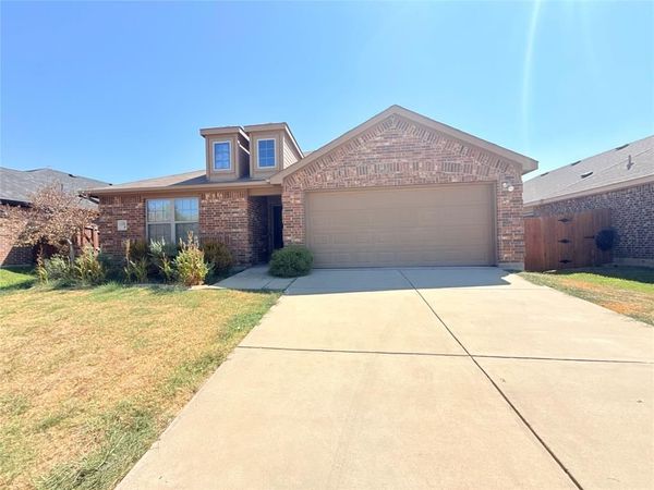 2106 Danibelle Drive, Forney, TX 75126