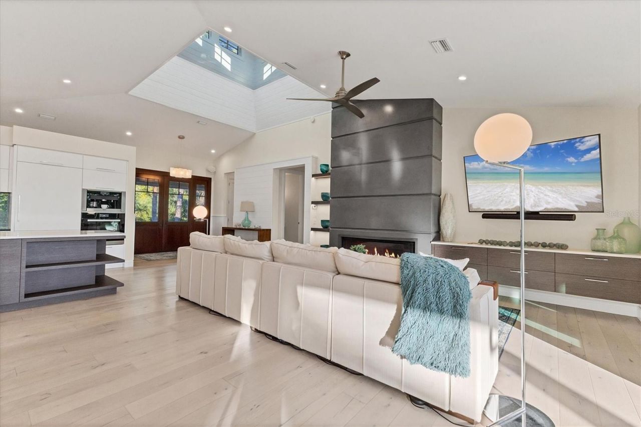 709 Eagle Point Drive, Venice, FL 34285 Photo