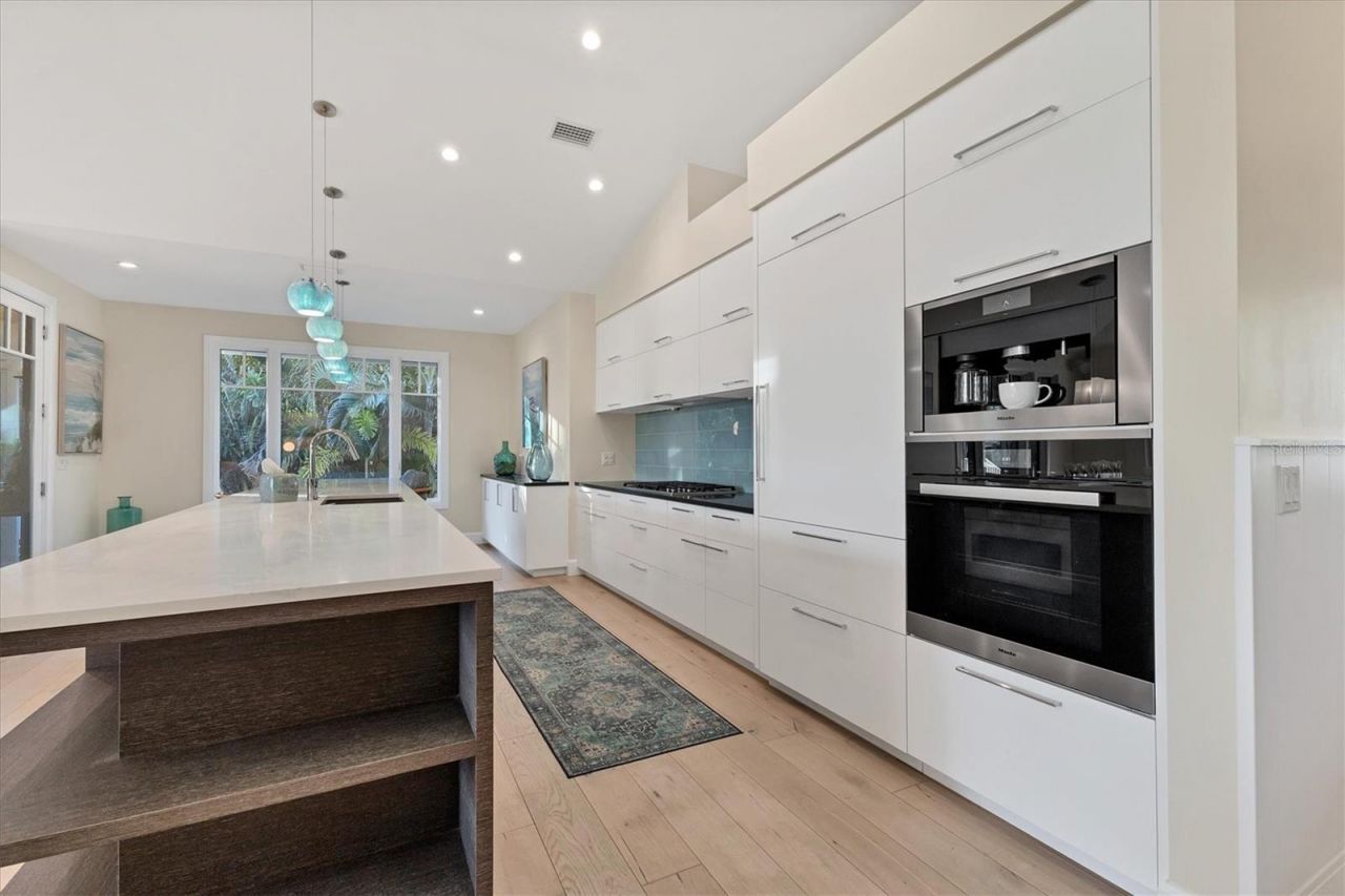 709 Eagle Point Drive, Venice, FL 34285 Photo