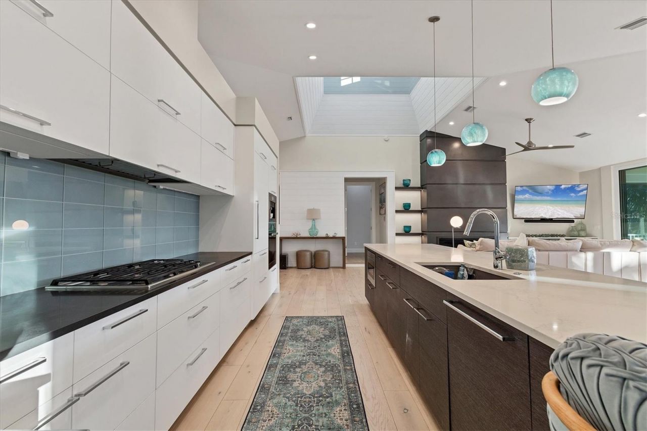 709 Eagle Point Drive, Venice, FL 34285 Photo