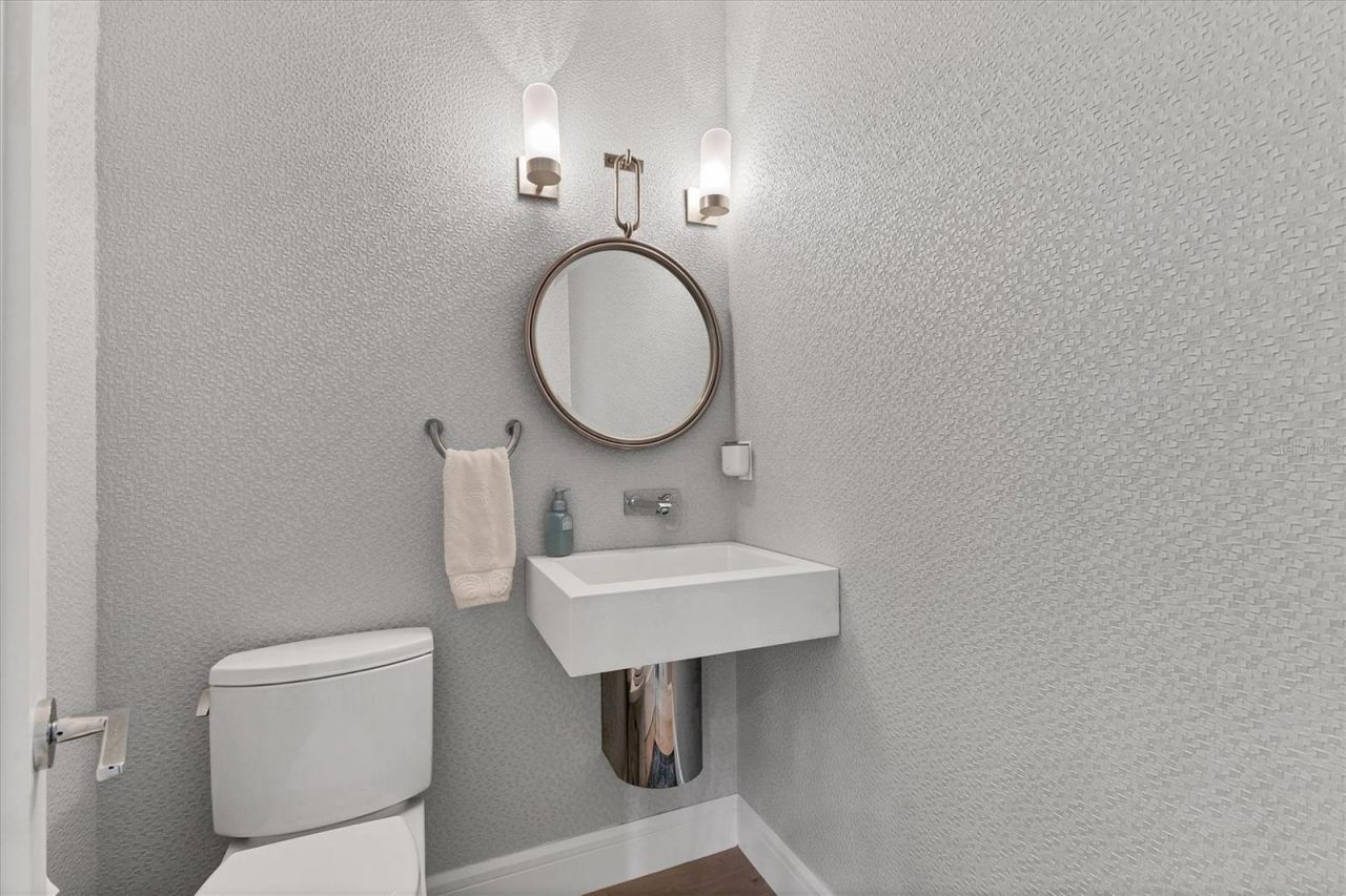 709 Eagle Point Drive, Venice, FL 34285 Photo