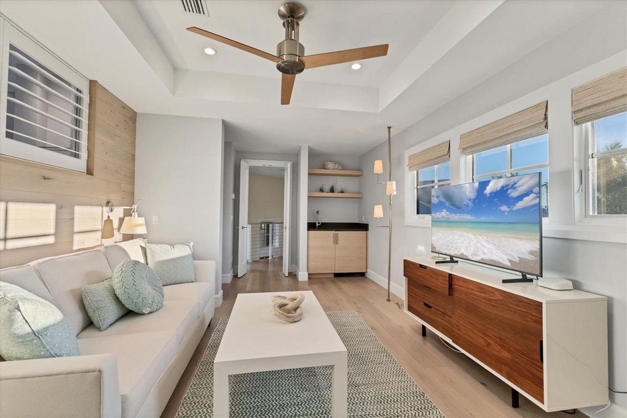 709 Eagle Point Drive, Venice, FL 34285 Photo