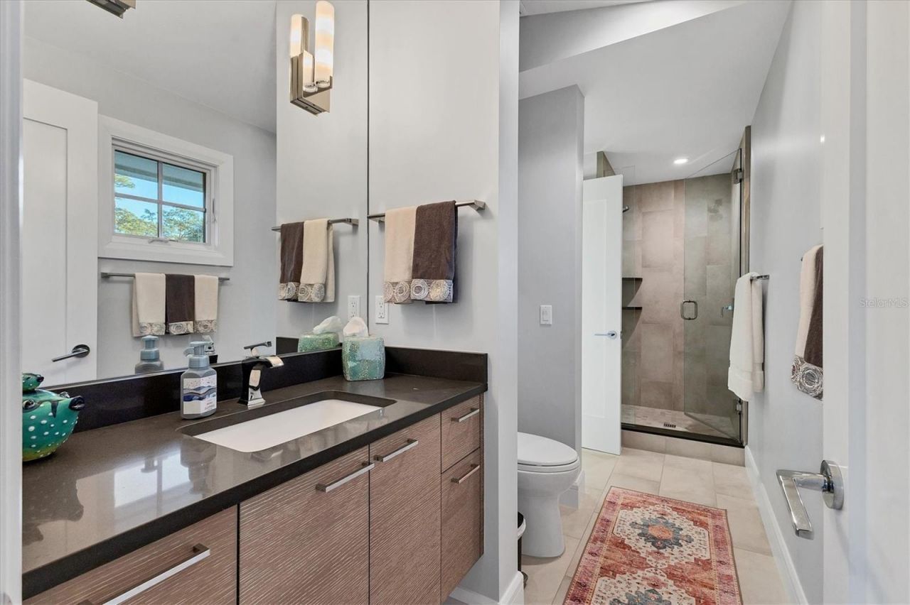 709 Eagle Point Drive, Venice, FL 34285 Photo