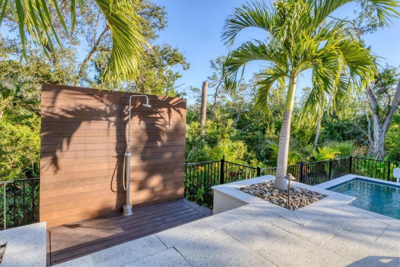 709 Eagle Point Drive, Venice, FL 34285 Photo