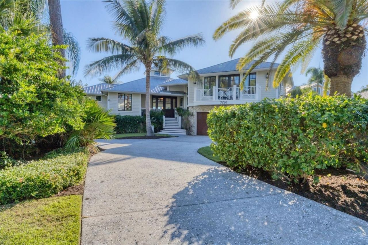 709 Eagle Point Drive, Venice, FL 34285 Photo