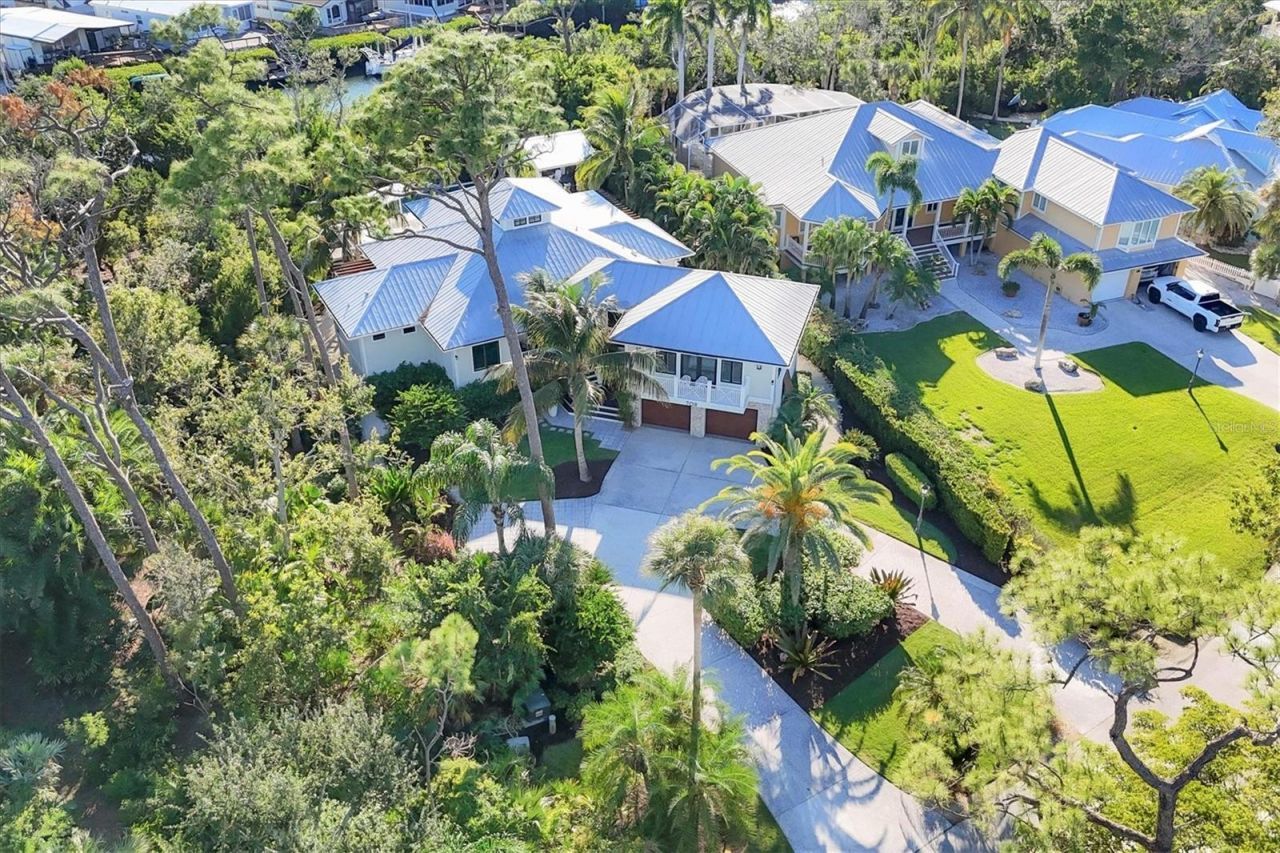 709 Eagle Point Drive, Venice, FL 34285 Photo